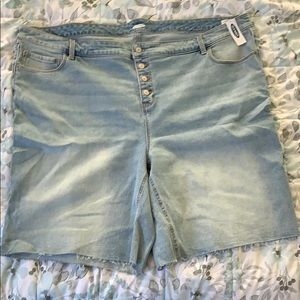 Women’s brand new Old Navy jean shorts. Button fly